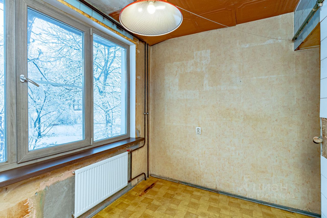 Продажа 2-комн квартиры на вторичном рынке Альпийский переулок,  д. 20