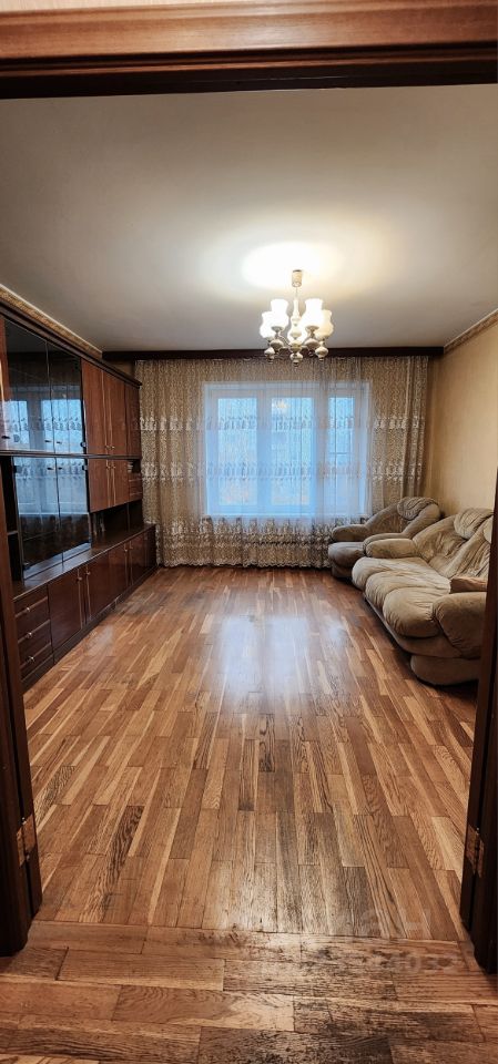 Аренда 3-комн квартиры на вторичном рынке Елецкая улица, 16К3