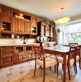 Продажа 4-комн квартиры на вторичном рынке Долгоозёрная улица