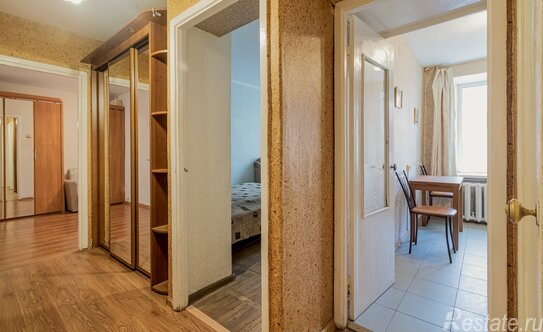 Продажа 2-комн квартиры на вторичном рынке улица Красного Курсанта,  д. 28