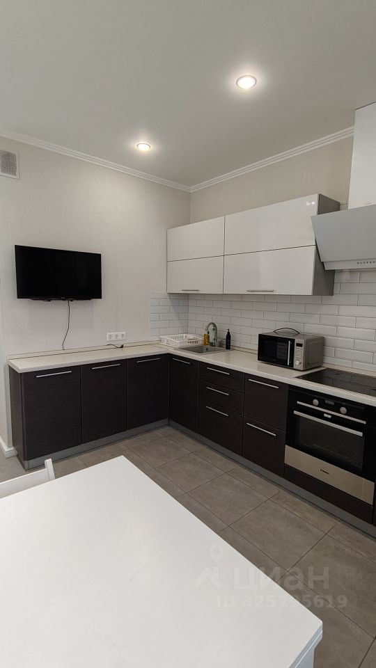 Продажа 2-комн квартиры на вторичном рынке Центральный мкр, улица Куйбышева, 47Ак3