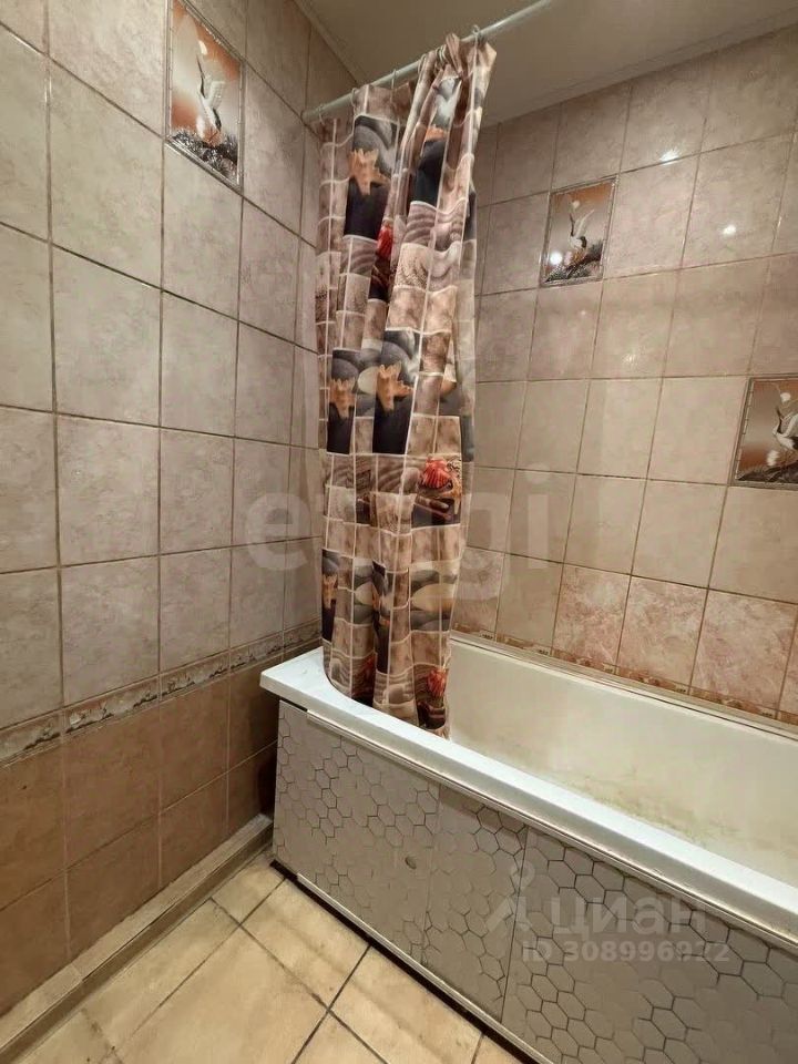 Продажа 1-комн квартиры на вторичном рынке пос. Глажево, 9