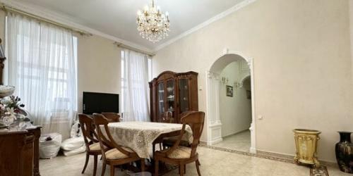 4-комн квартира Казачий Б. пер,  д. 8