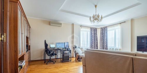2-комн квартира Тореза пр-кт,  д. 83