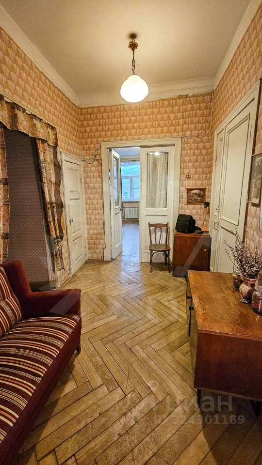 Продажа 3-комн квартиры на вторичном рынке Большой Трехсвятительский переулок, 1