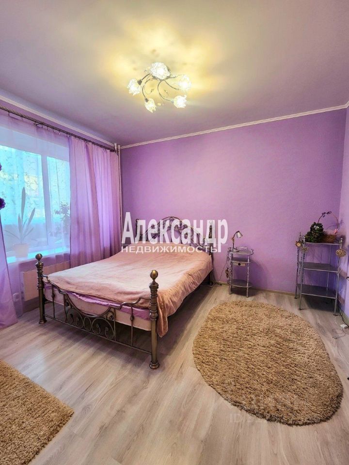 Продажа 2-комн квартиры на вторичном рынке Кириши, Восточная улица, 8