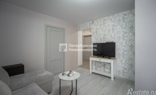 Продажа 3-комн квартиры на вторичном рынке улица Костюшко,  д. 82