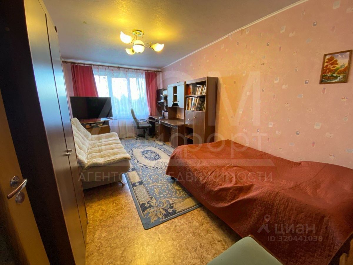 Продажа 3-комн квартиры на вторичном рынке пос. Мельниково, улица Калинина, 11