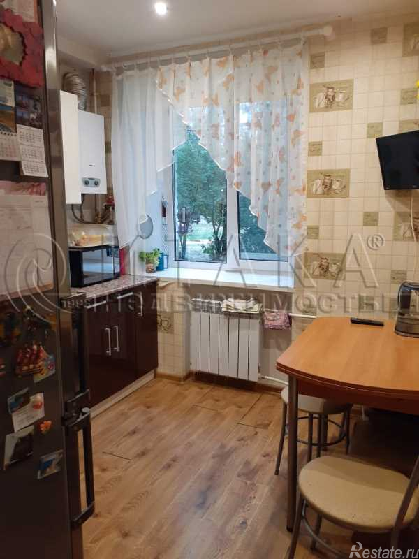 Продажа 2-комн квартиры на вторичном рынке Лодейное Поле, Карла Маркса,  д. 33-а