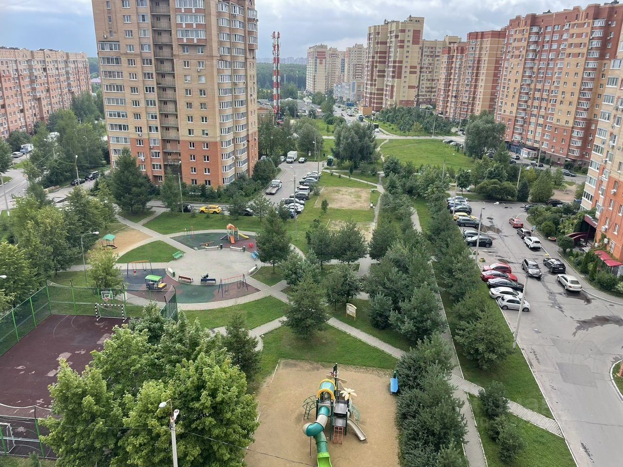 Продажа 3-комн квартиры на вторичном рынке Западный мкр, улица Дружбы, 6