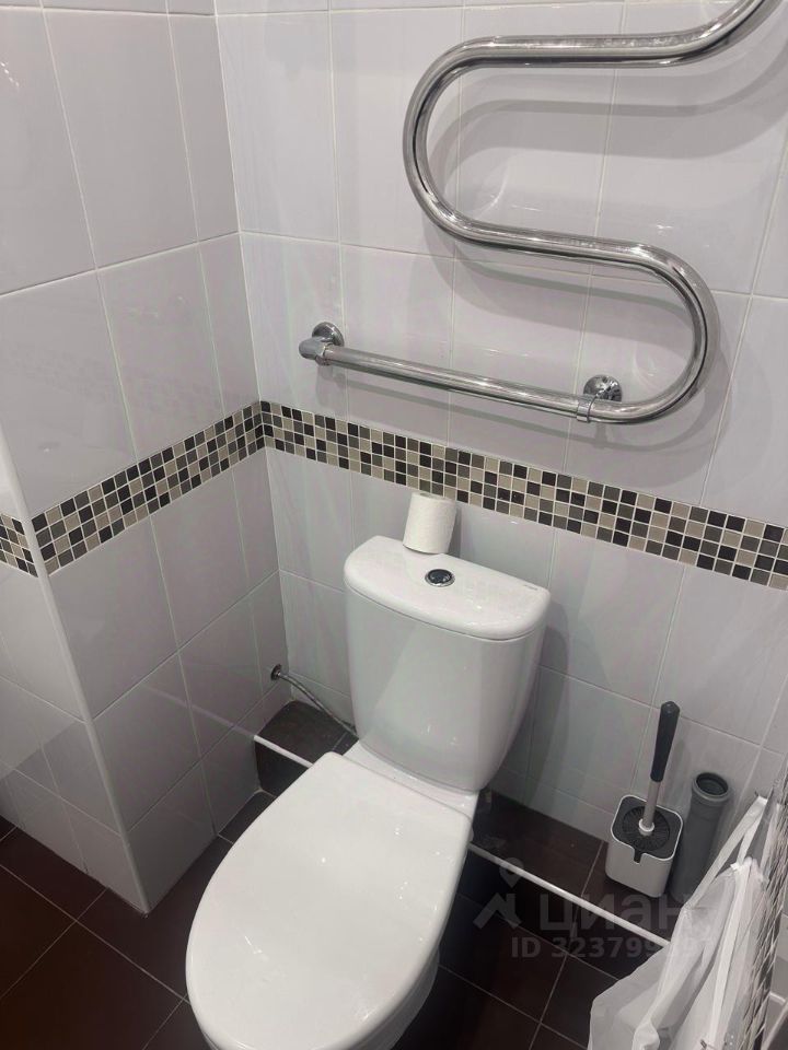 Продажа 1-комн квартиры на вторичном рынке Боброво пгт, улица Лесная, 18к1