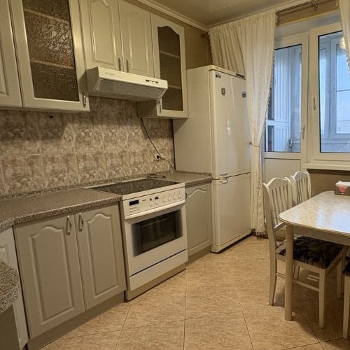 2-комн квартира улица Чечулина,  д. 14