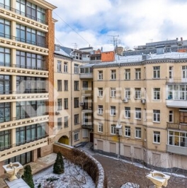 Продажа 5-комн квартиры на вторичном рынке Левшинский Б. пер,  д. 11