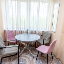 Продажа 4-комн квартиры на вторичном рынке улица Академика Семёнова,  д. 3