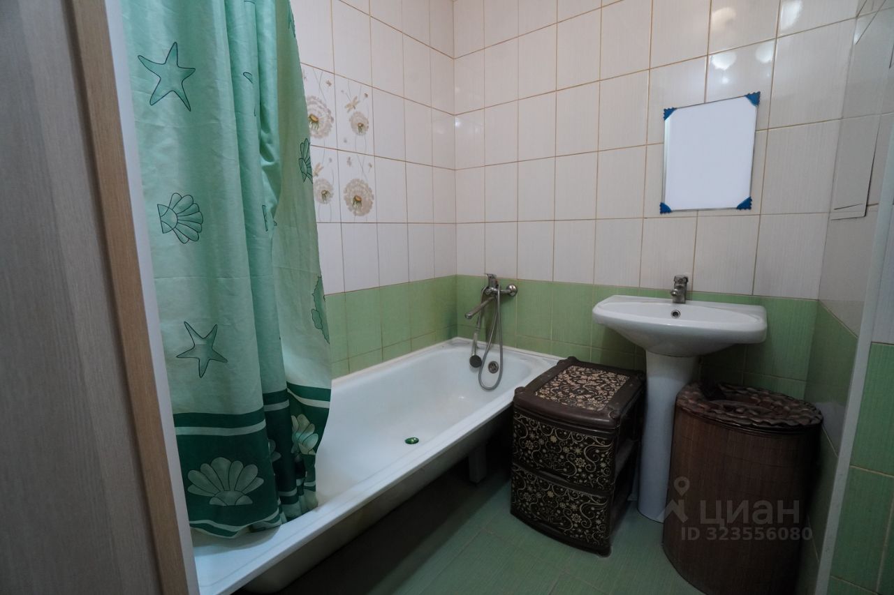 Продажа 1-комн квартиры на вторичном рынке Голубое пгт, улица Трехсвятская, 22