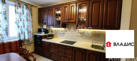 Продажа 3-комн квартиры на вторичном рынке Долгопрудный, Госпитальная улица,  д. 8