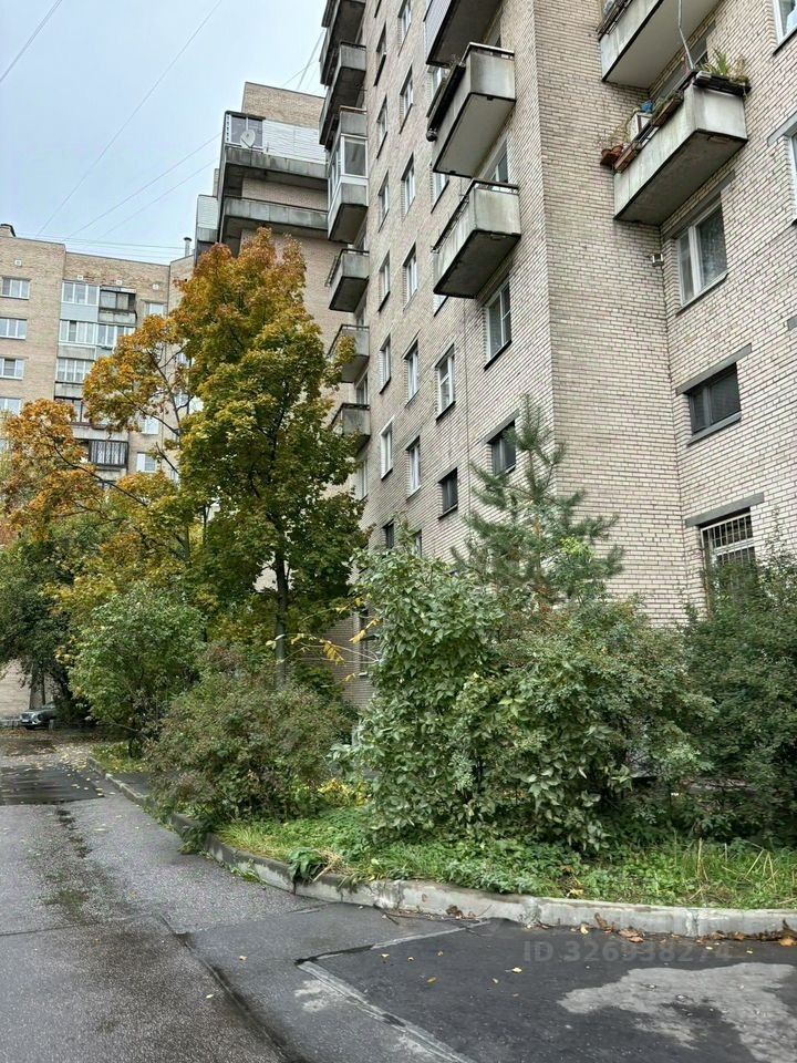 Продажа 3-комн квартиры на вторичном рынке Бухарестская улица, 23К1