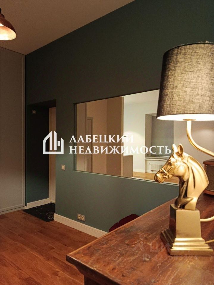 Продажа 2-комн квартиры на вторичном рынке набережная Реки Мойки, 8