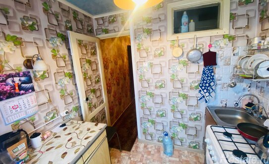 Продажа 2-комн квартиры на вторичном рынке Оредеж, улица Карла Маркса,  д. 12