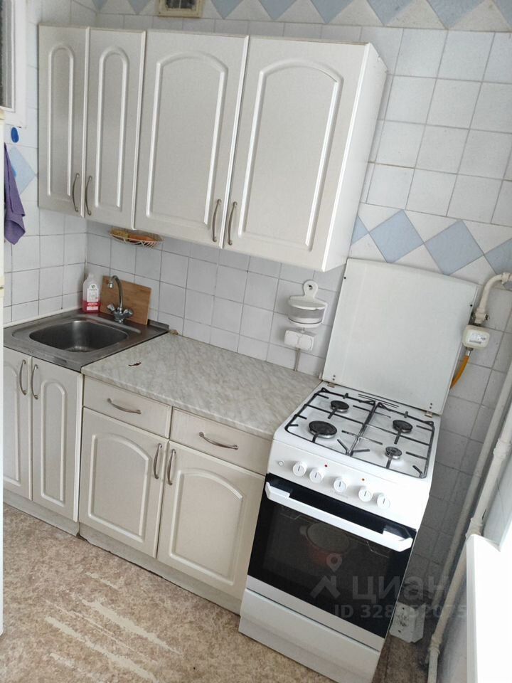 Продажа 2-комн квартиры на вторичном рынке Кириши, Советская улица, 17