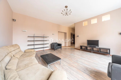 Продажа 4-комн квартиры на вторичном рынке ул. Стахановцев,  д. 13