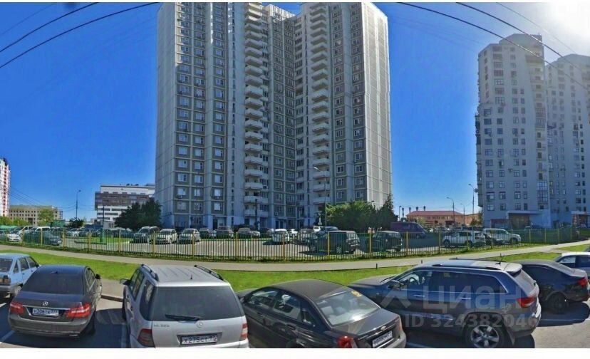 Продажа 4-комн квартиры на вторичном рынке улица Хачатуряна, 12К2