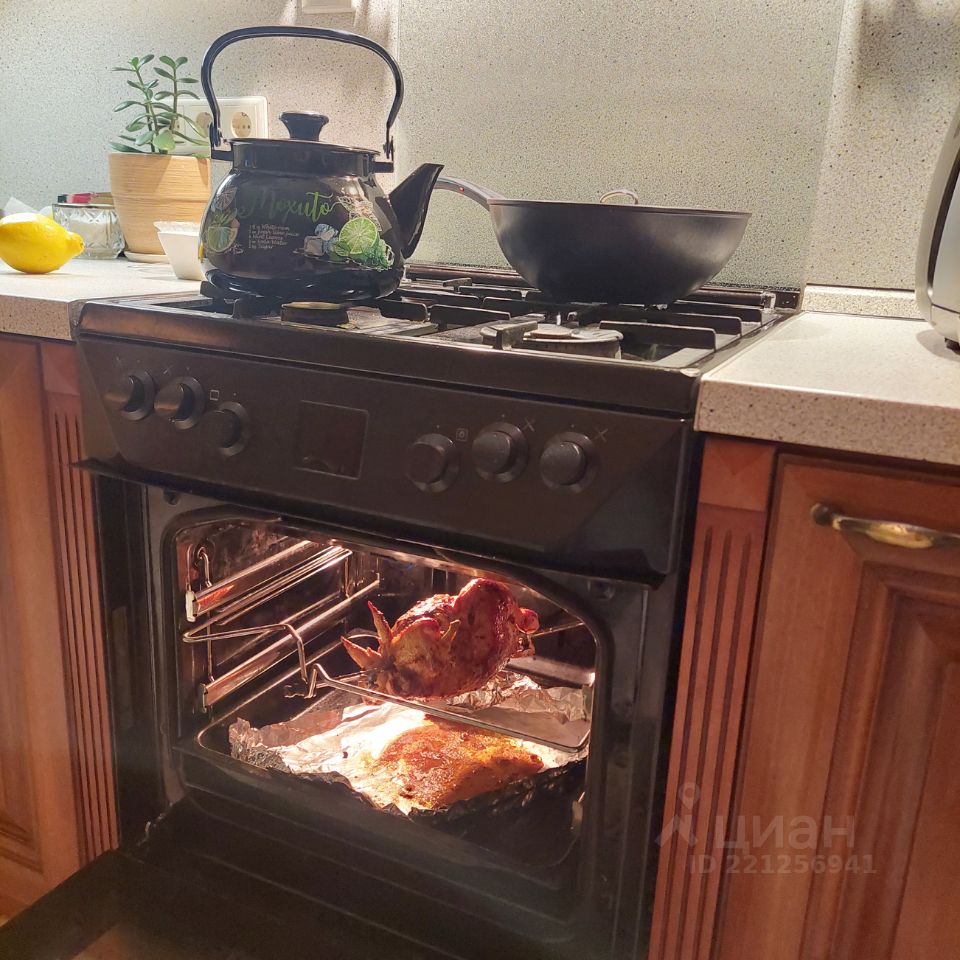 Продажа 2-комн квартиры на вторичном рынке пос. Тельмана, 5