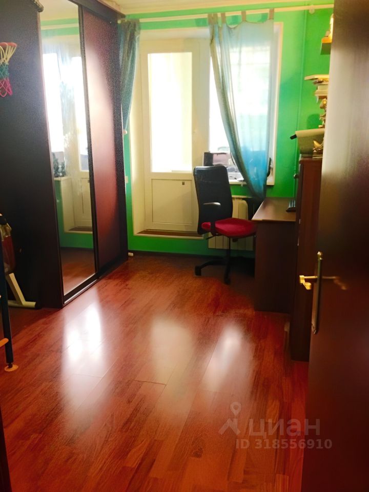 Продажа 4-комн квартиры на вторичном рынке Жулебинский бульвар, 40к1