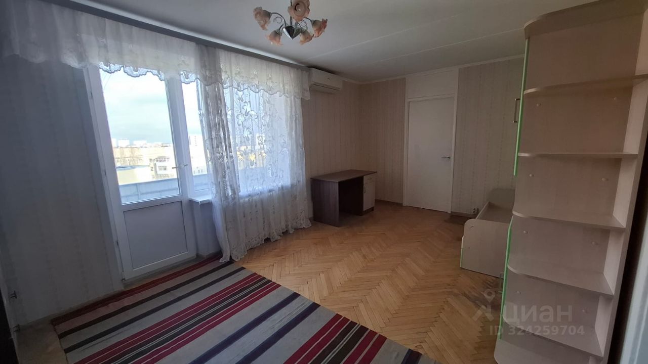 Аренда 3-комн квартиры на вторичном рынке улица Короленко, 9К2