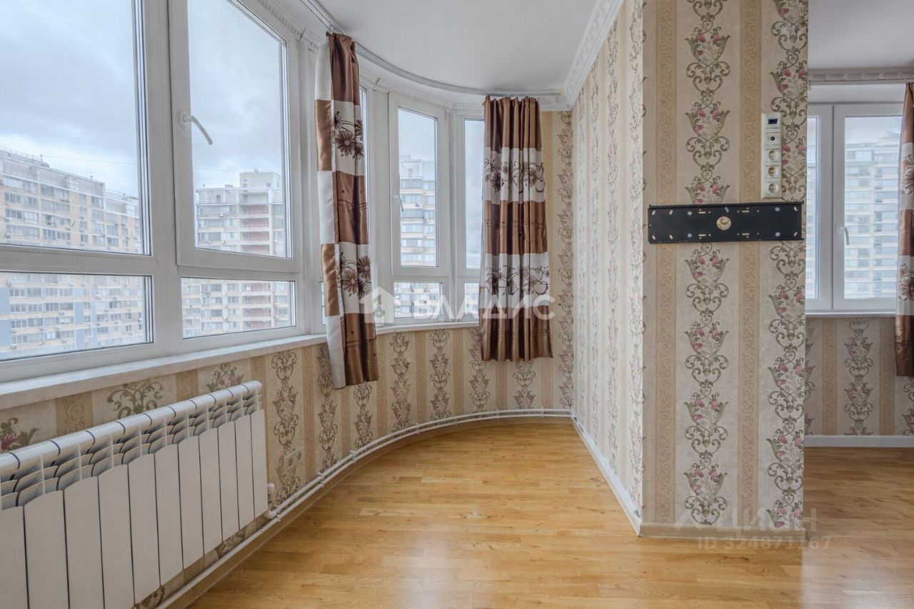 Продажа 3-комн квартиры на вторичном рынке улица Мельникова, 3к2