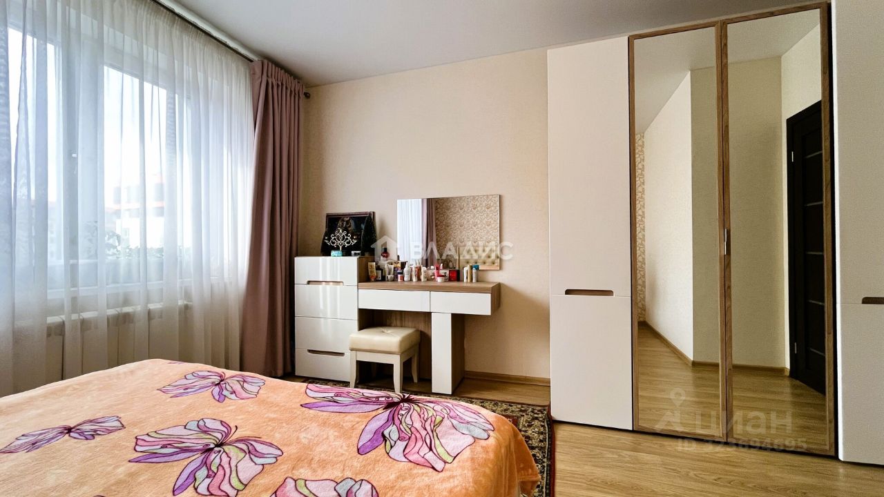 Продажа 2-комн квартиры на вторичном рынке Нахабино пгт, улица Белобородова, 12