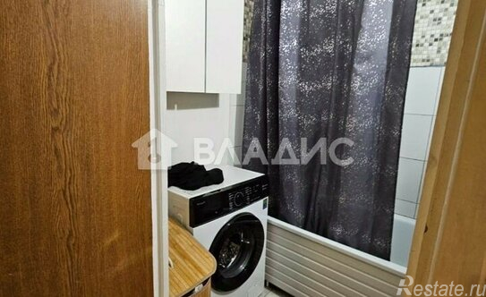 Продажа 2-комн квартиры на вторичном рынке Рабочая улица,  д. 33