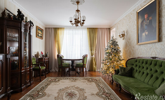 Продажа 4-комн квартиры на вторичном рынке Дыбенко ул,  д. 42