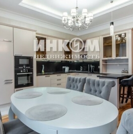 Продажа 4-комн квартиры на вторичном рынке Цветной бульвар,  д. 2