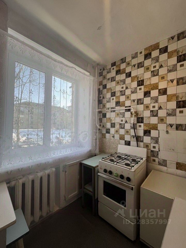 Продажа 1-комн квартиры на вторичном рынке Волхов, Волховский проспект, 45