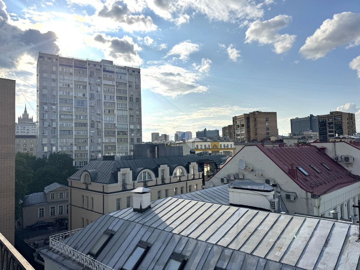 Продажа 5-комн квартиры на вторичном рынке Нащокинский переулок, 8