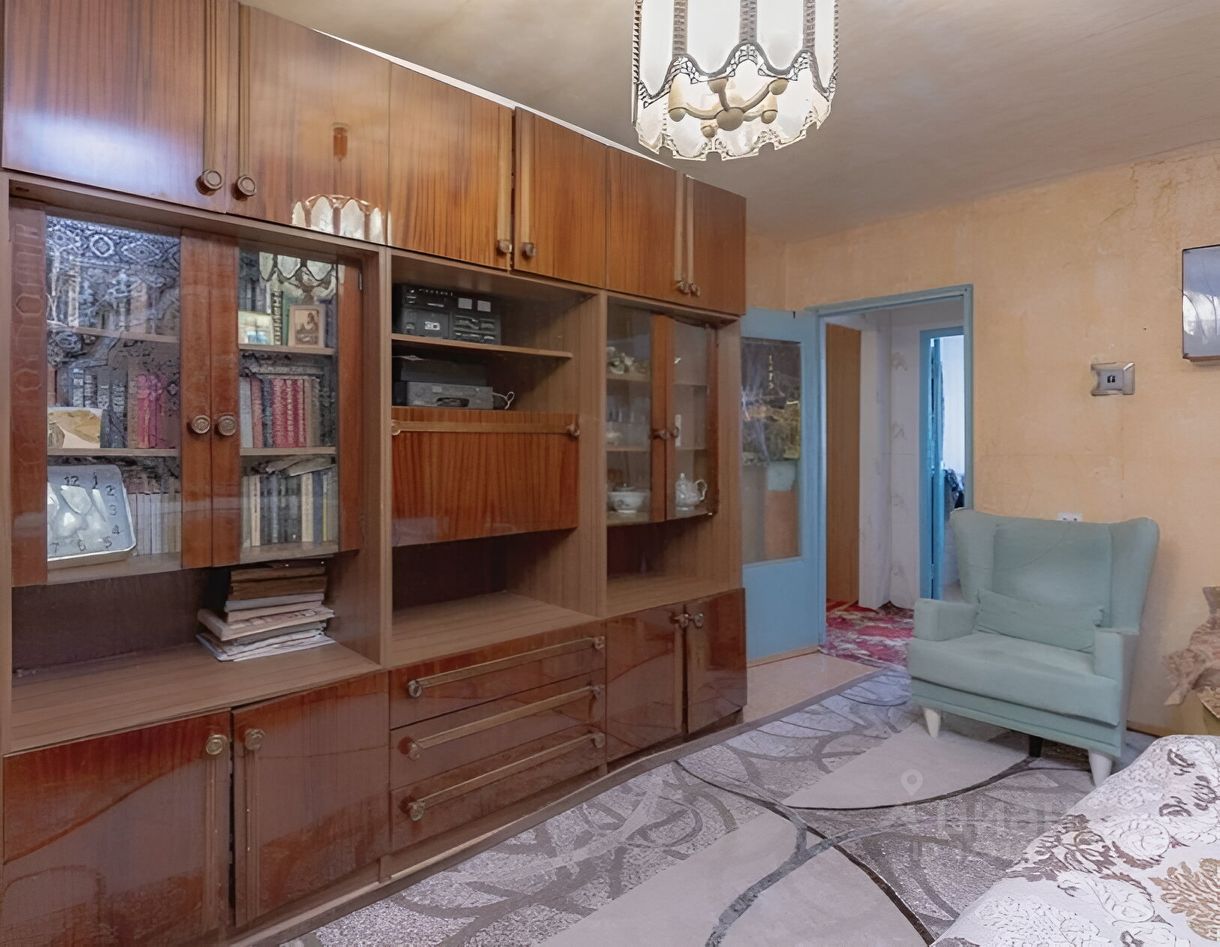 Продажа 3-комн квартиры на вторичном рынке пос. Сосново, улица Связи, 11
