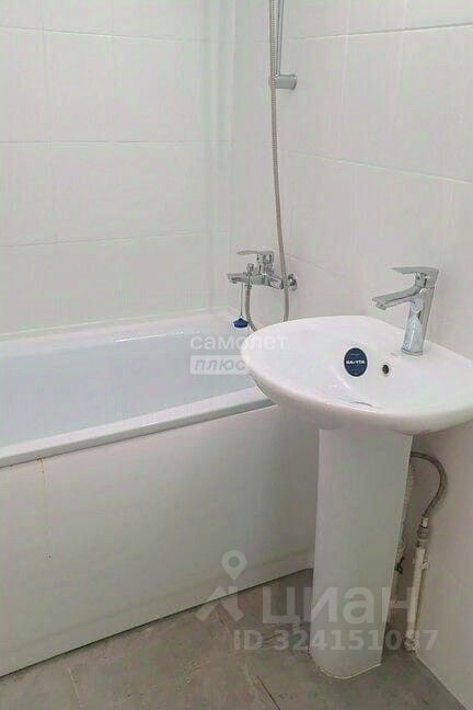 Продажа 2-комн квартиры на вторичном рынке улица Молодцова, 17