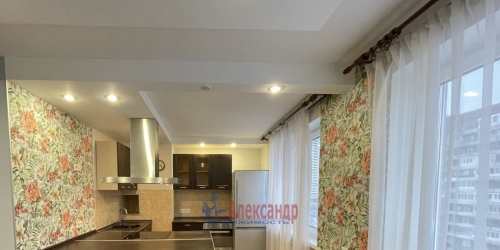 3-комн квартира Уточкина ул. ,  д. 2,  к. 2