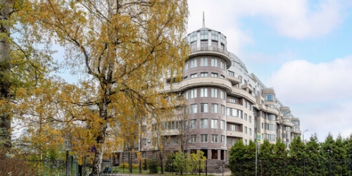 4-комн квартира Крестовский проспект,  д. 15