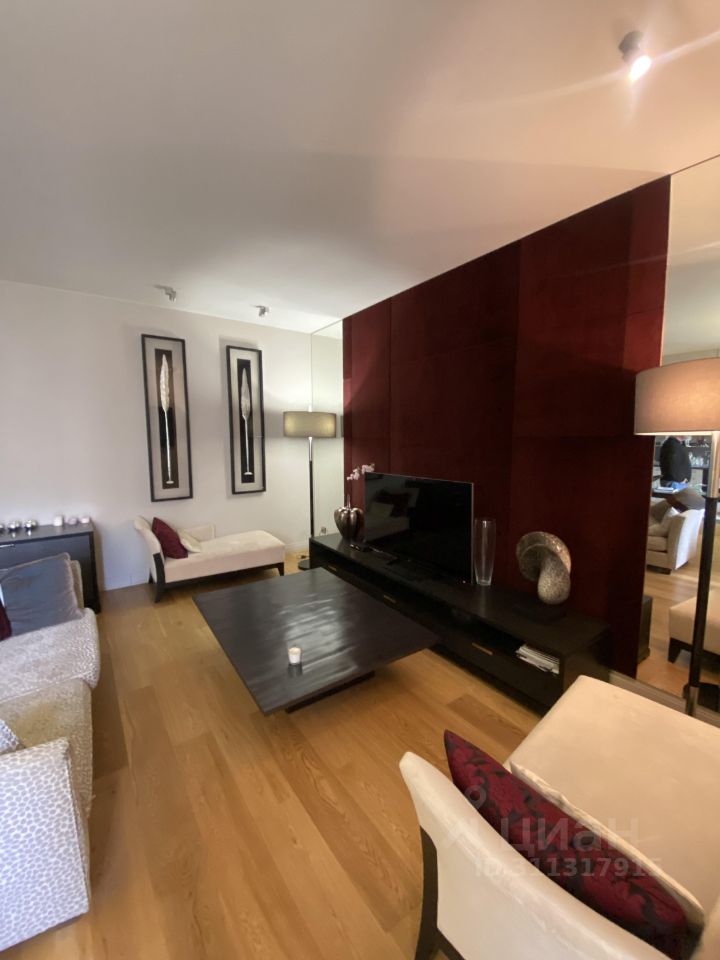 Продажа 2-комн квартиры на вторичном рынке Ломоносовский проспект, 25к3