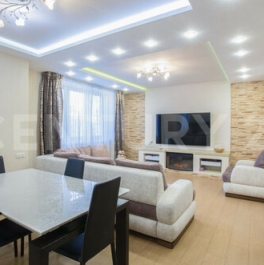 Продажа 4-комн квартиры на вторичном рынке Челюскинская улица,  д. 13
