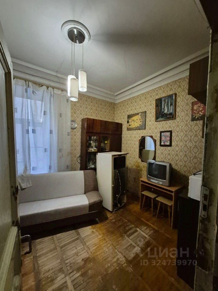 Продажа 5-комн квартиры на вторичном рынке Английская набережная, 22