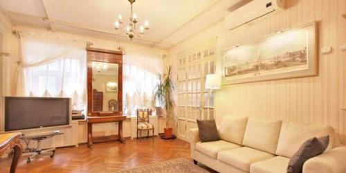 3-комн квартира улица Всеволода Вишневского,  д. 10