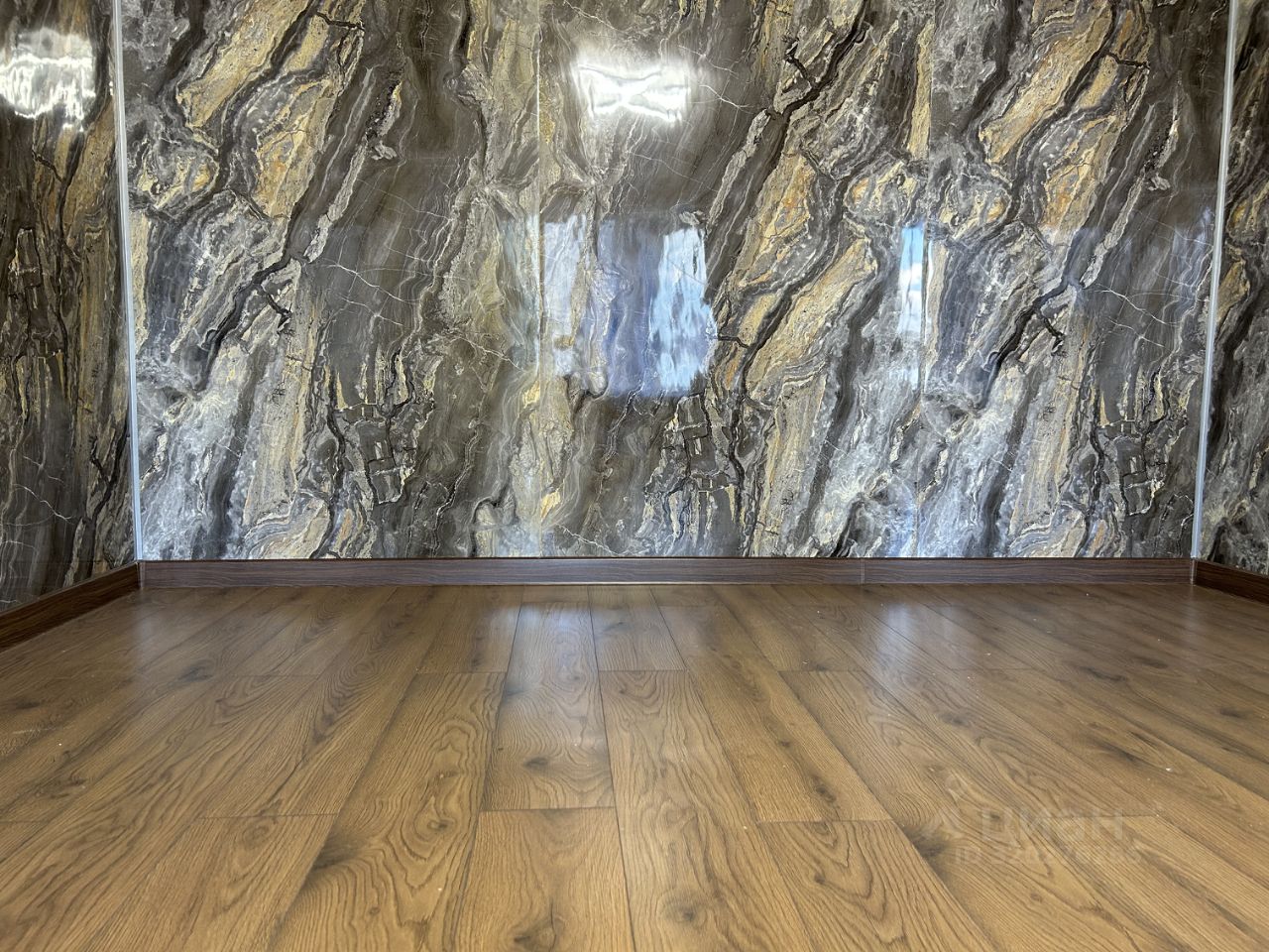 Продажа 1-комн квартиры на вторичном рынке Смольная улица, 39