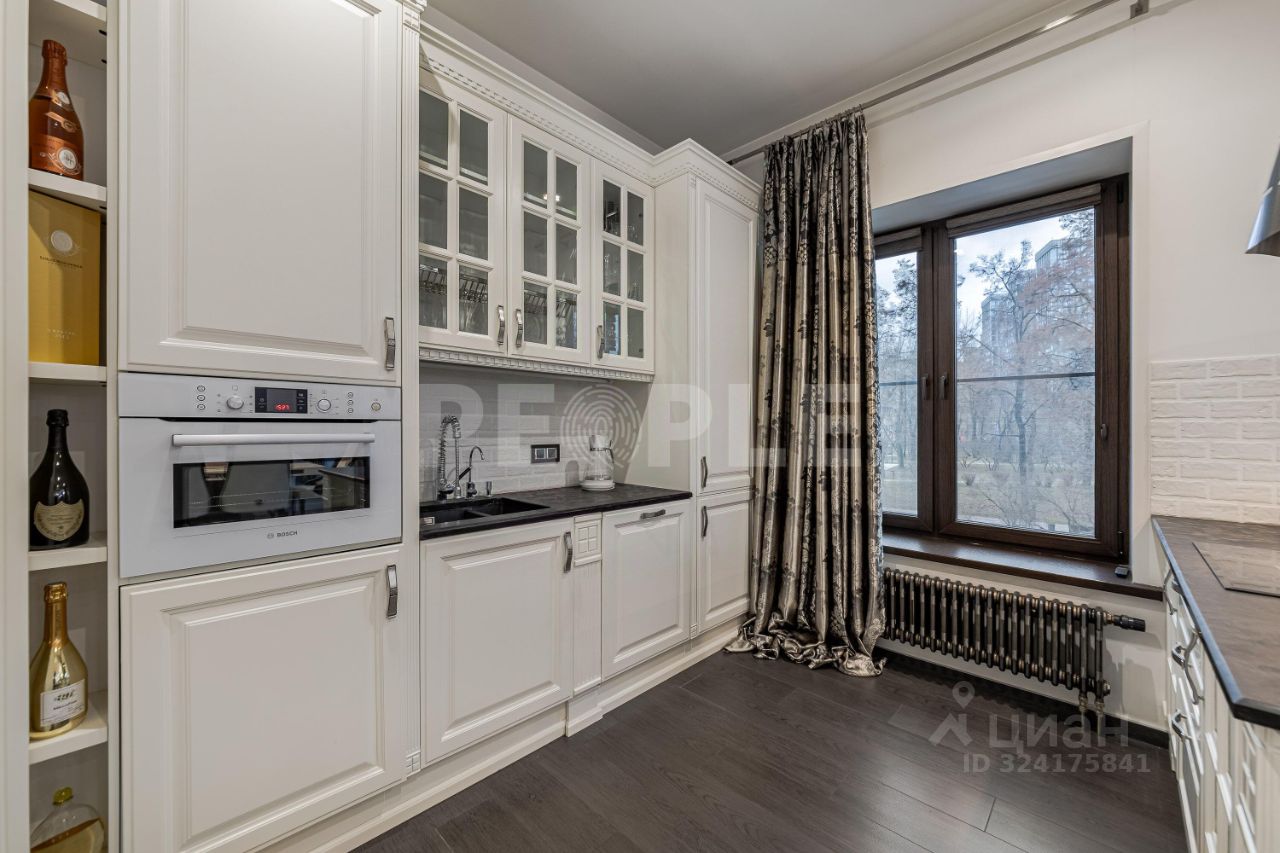 Продажа 3-комн квартиры на вторичном рынке улица Трехгорный Вал, 14с2