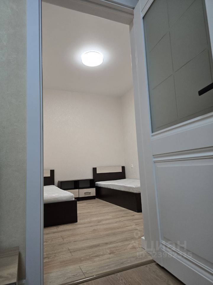 Аренда 3-комн квартиры на вторичном рынке Новоивановское пгт, улица Западная, 85