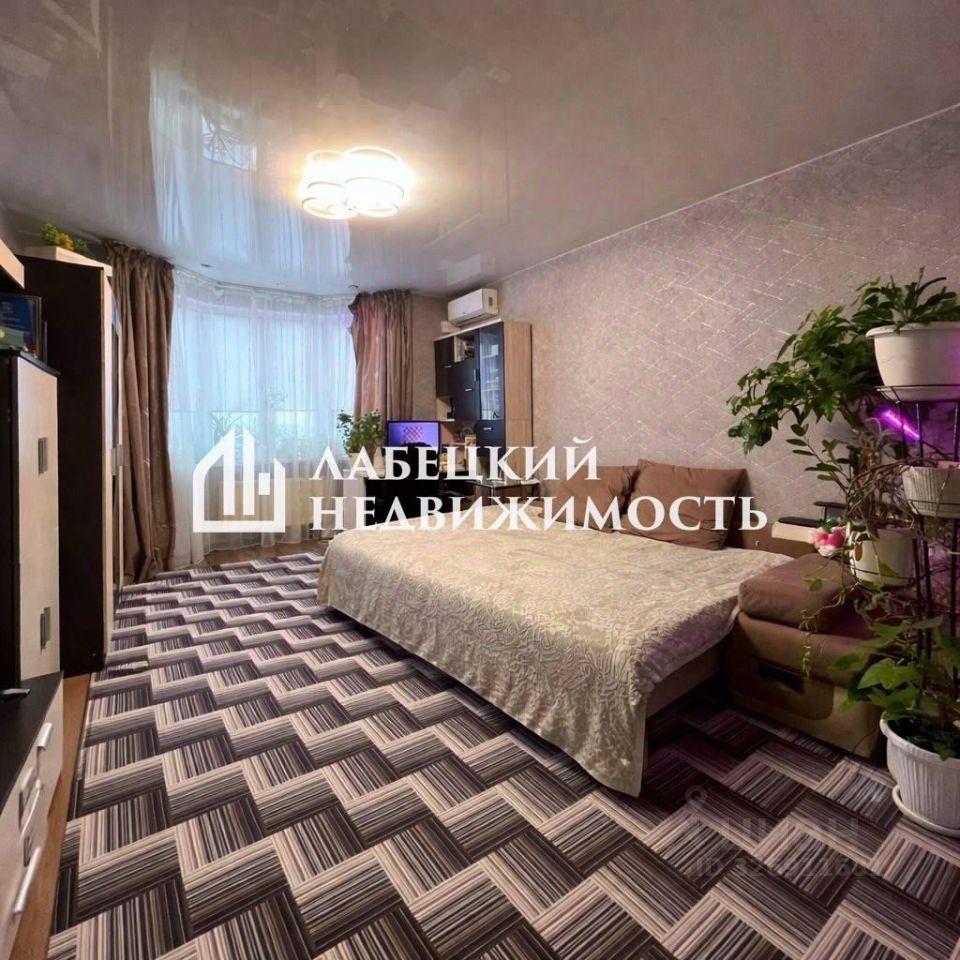 Продажа 2-комн квартиры на вторичном рынке Южный мкр, улица Курыжова, 20