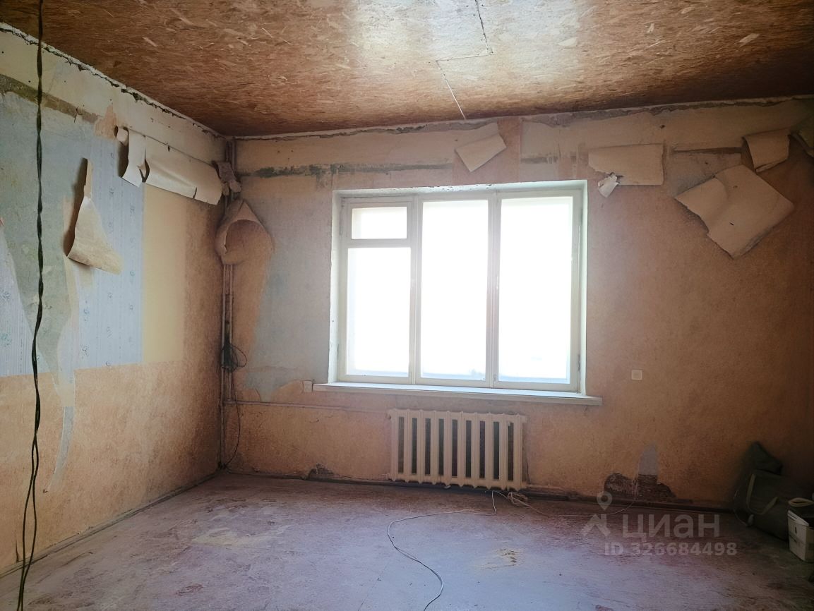 Продажа 2-комн квартиры на вторичном рынке Коломна, улица Черняховского, 3