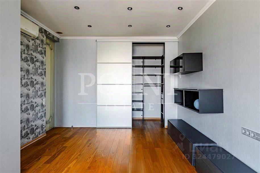 Продажа 4-комн квартиры на вторичном рынке Чапаевский переулок, 3